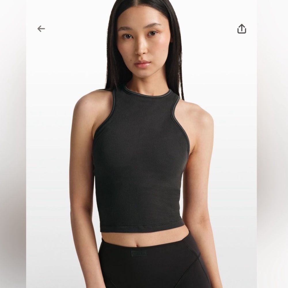 NikeSKIMS Ribbed Racer Front Tank - Obsidian